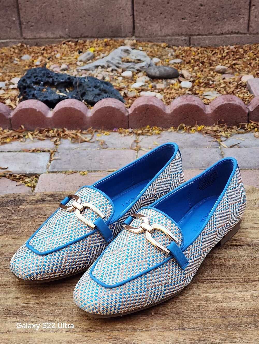 Takhari Women's Blue Tweed Loafers with Gold Chain Accent Size 7 - Picture 4 of 10